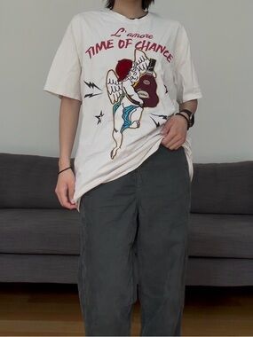 Vintage 1980s white graphic tee with embroidery